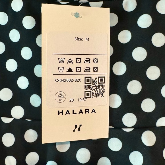 HALARA - Everyday High Waisted Pocket 2-in-1 Activity Skirt - Picture 2 of 5